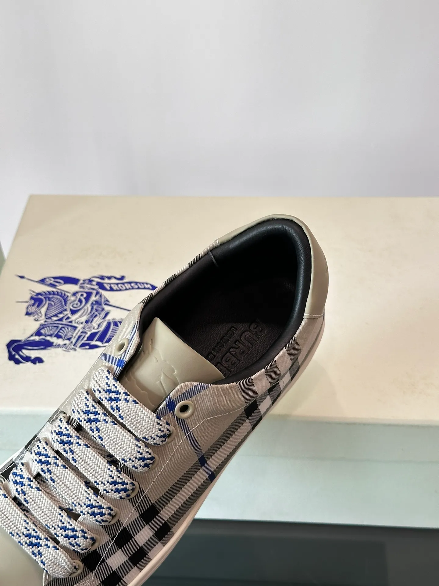 Men's shoes 💰p380 "Burberr＊" men's classic low-top sneakers, reinterpreted with Vintage retro plaid cotton and cowhide materials, decorated with a new brand logo. First-layer sheepskin lining, embossed Burberry lettering logo on the heel, T men's shoes 💰pU original outsole! Size: 38-44 (38.45 customized)
